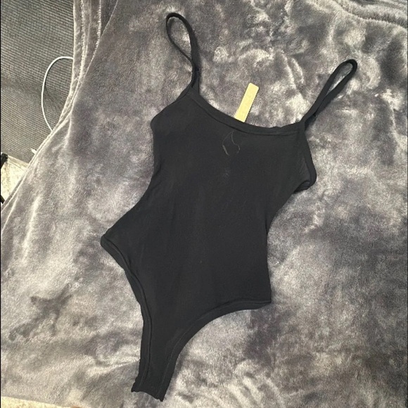 NWT SKIMS Onyx Black Sheer Summer Mesh Tank Bodysuit w. Thong back size Small - Picture 1 of 3